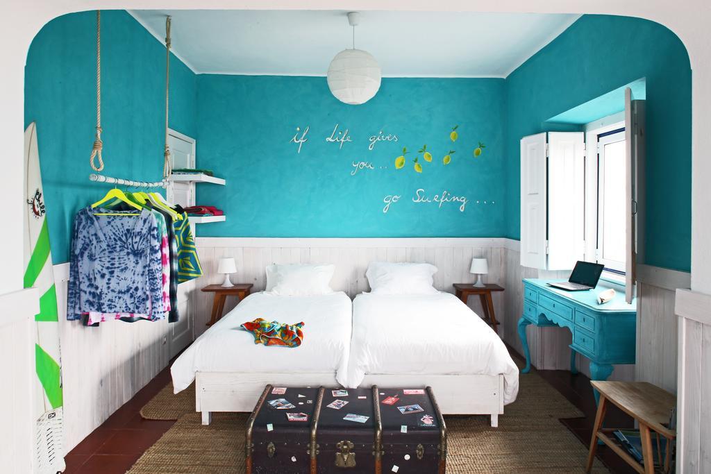 Chill In Ericeira Surf House Hostel Bilik gambar