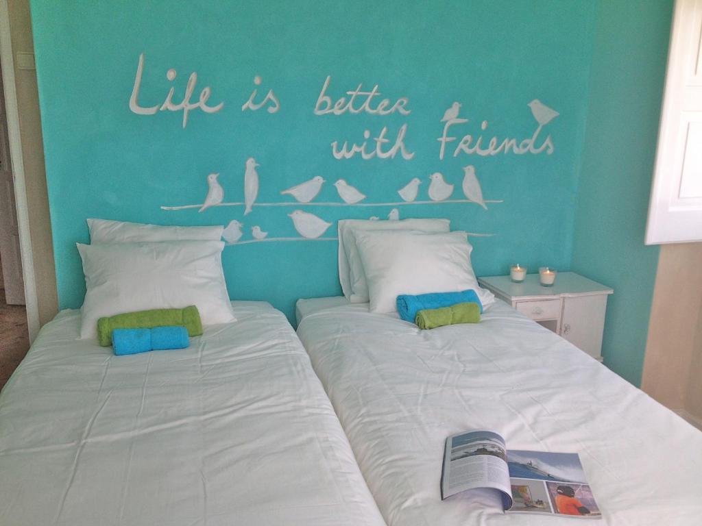 Chill In Ericeira Surf House Hostel Bilik gambar